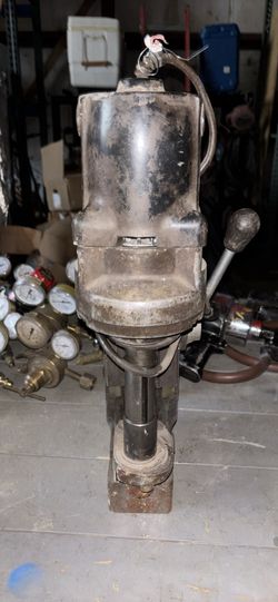 HOUGEN MAGNETIC DRILL PRESS