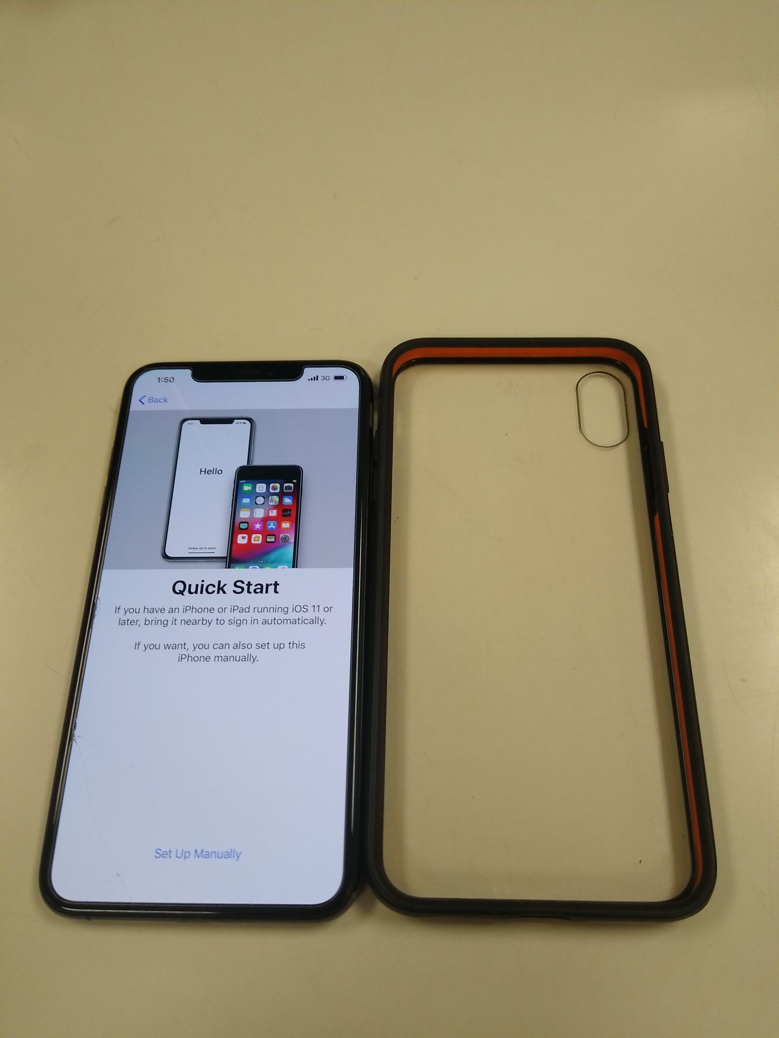 iPhone 7 and iPhone XS Max 256gb both iCloud Locked