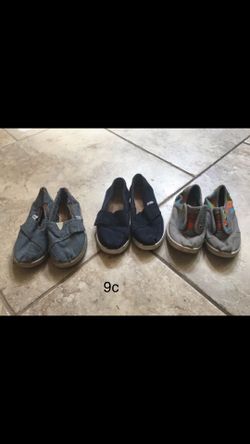 Boys Toms size 9c