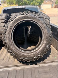 Tires  35x12.5x20Nitto mud grapplers
