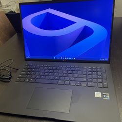 LG gram (2022) 17Z90Q Ultra Lightweight Laptop, 17" Intel Evo 12th Gen i7, 16gb 1tb used 