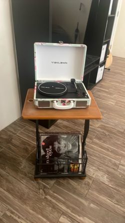 Small record player/ magazine stand