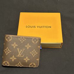 Men’s Louis Vuitton Bifold Wallet (Brown)
