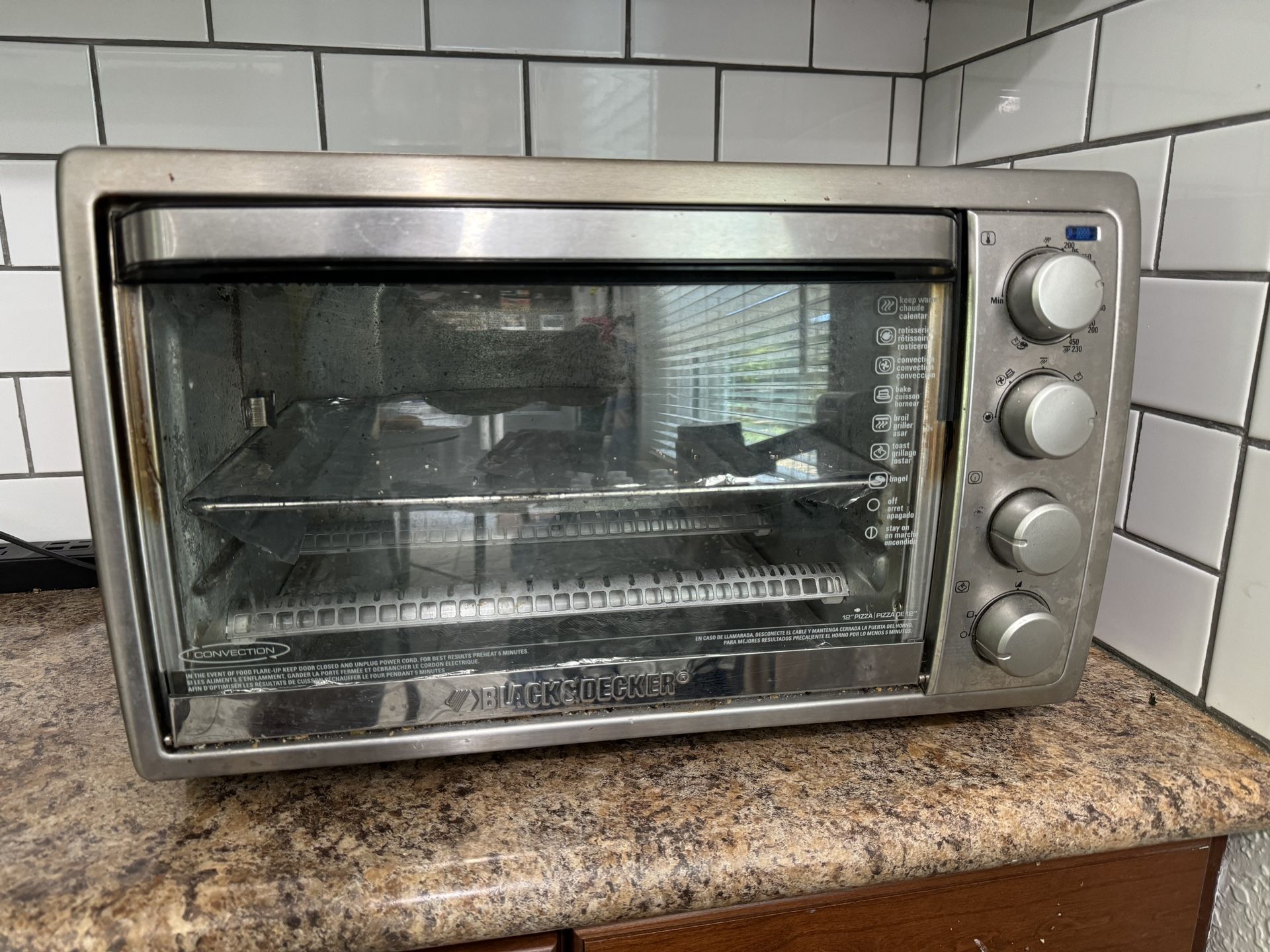 Black+Decker TO4314SSD Rotisserie Convection Countertop Toaster Oven