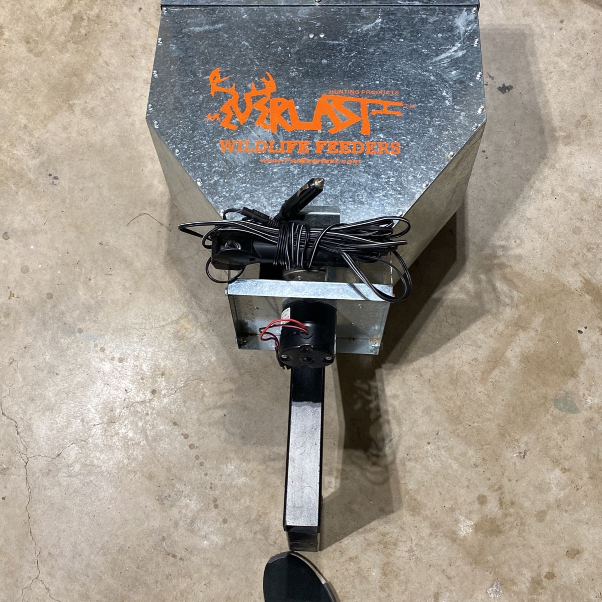 Foreverlast Tailgate Deer Feeder