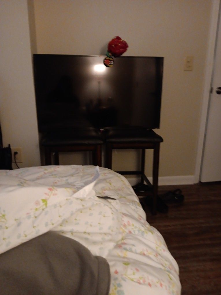 Roku TV Onn.