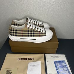 Burberry Shoes 