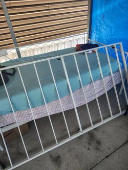 Twin Trundle Bed with mattresses