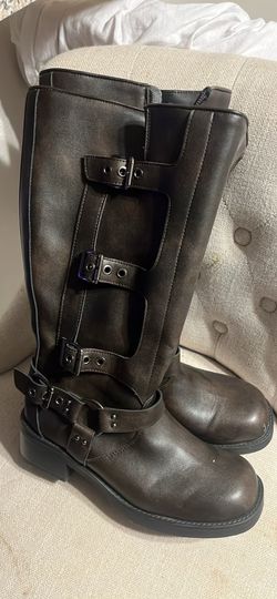 Brown boots women