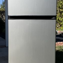 Magic chef Refrigerator 