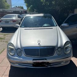 2004 Mercedes E320 