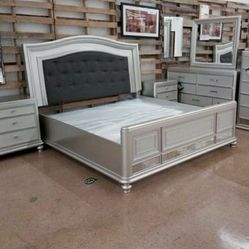 🍂$39 Down Payment 🍂Coralayne Silver Upholstered Panel Bedroom Set

by Ashley