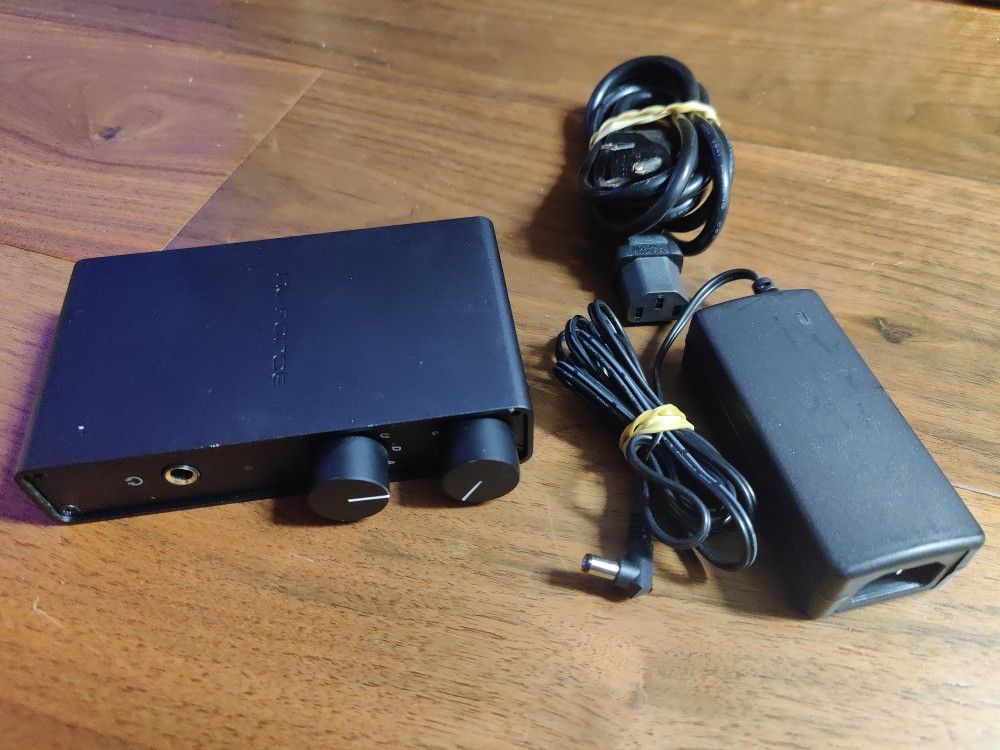 NuForce Icon HDP USB DAC Amplifier