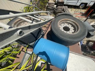 SUPER SINGLE TRUCK TIRES (4)