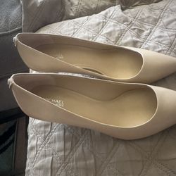 MICHAEL KORRS HEALS   (TAN)