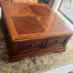 Hammary Fine wood 40 inch square coffee table