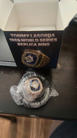 Tommy Lasorda 1988 World Series Replica Ring