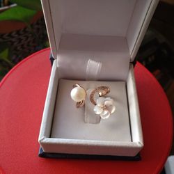 Rose Gold In Sterling Silver  Ring With CZ In Mother Pearl