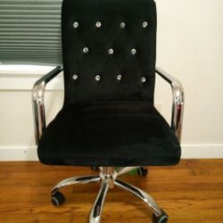 Vanity Char With Wheels