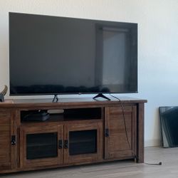 Bundle TVs ,Couch,Entertainment System
