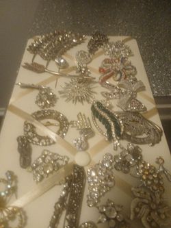 Vintage collection of pins broaches