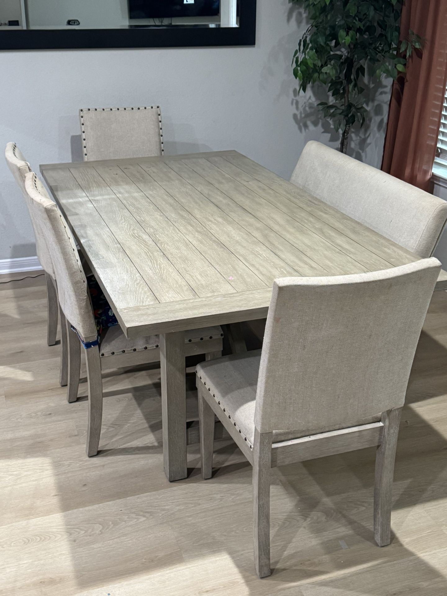 Dinning Room Table