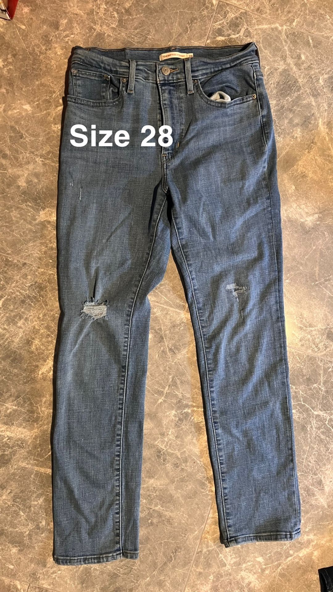 Levi’s High Rise Straight