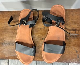 $2 Size 7.5 Women Sandals