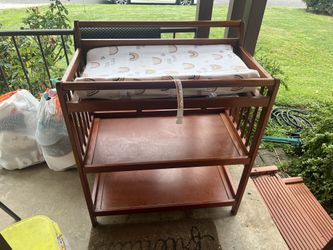 Free Diaper Charging Table With Cusion