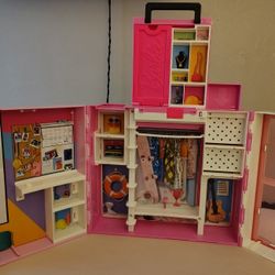 Barbie Closet 