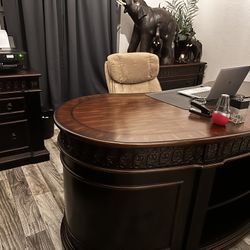 Professional Executive Office furniture set solid wood desk, 2 file cabinets, bookshelf. Desk set
