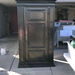 Solid Wood Cabinet With Drawers Inside,