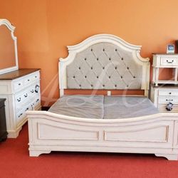<Brand New Ashley Queen Bedroom Set 4 Piece.