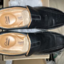 Excellent Clark loafers - men’s Size 12M - Black