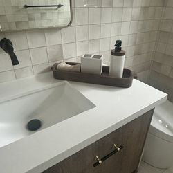 Woid display with Bath room accessories