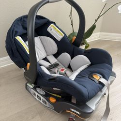 Baby Car Seat + Base Chicco Keyfit