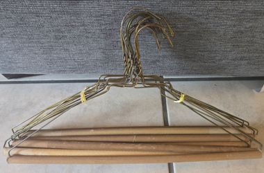 HANGERS STRONG WIRE WITH CARDBOARD