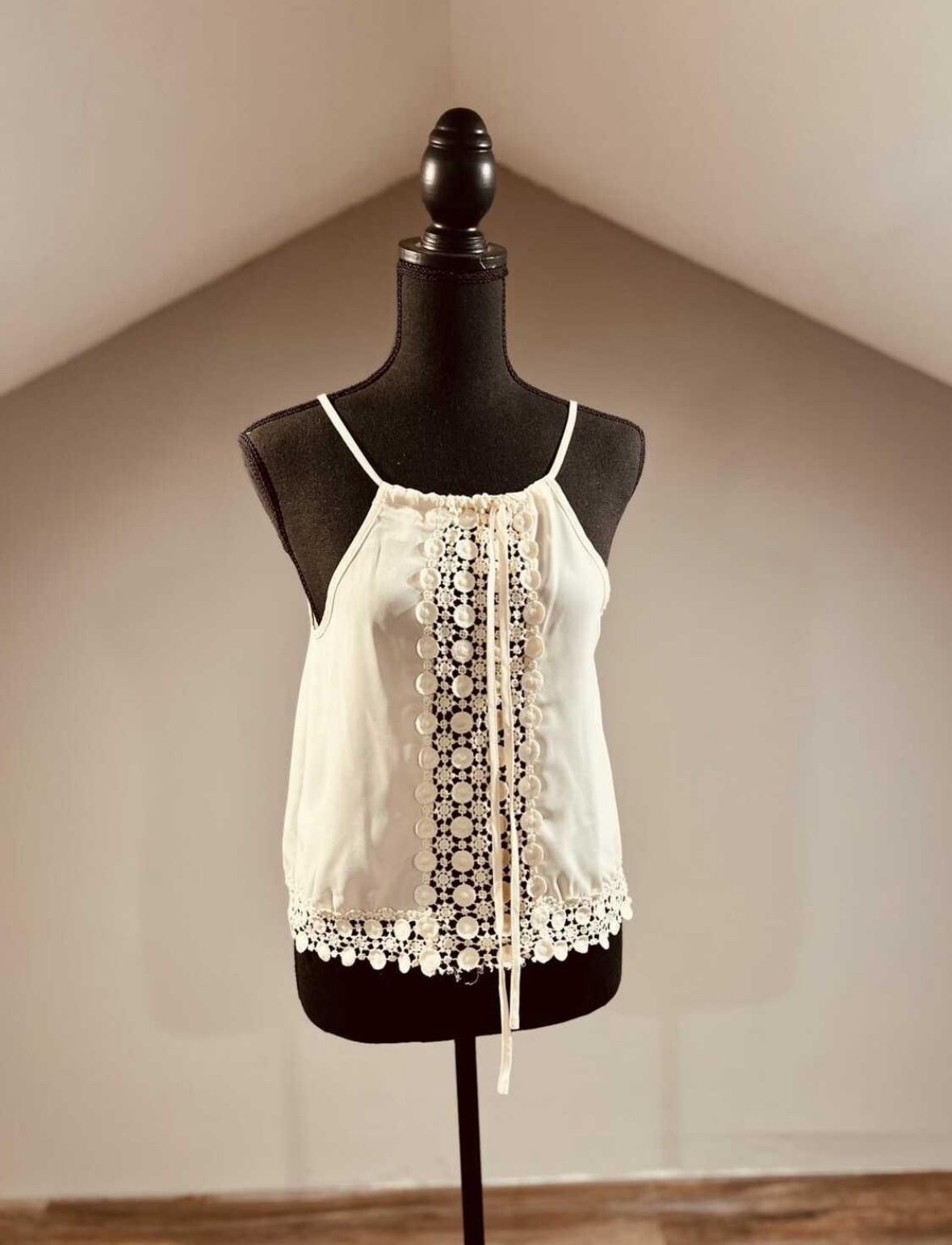 Like New Small Cream Pattern Tank