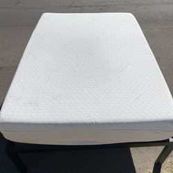 FREE DELIVERY: Full Tempurpedic Memory Foam Bed