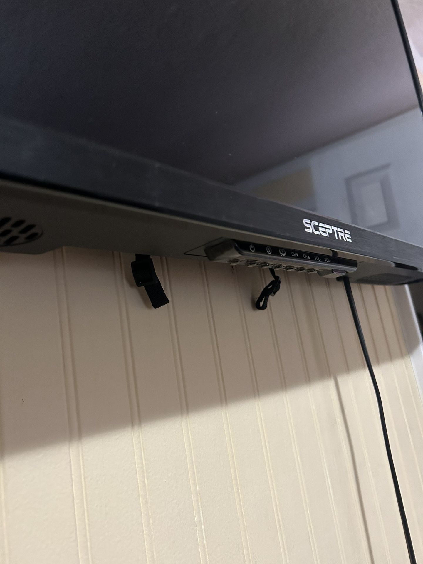Sceptre Tv With Wall Mount