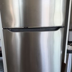 Refrigerator For Sale