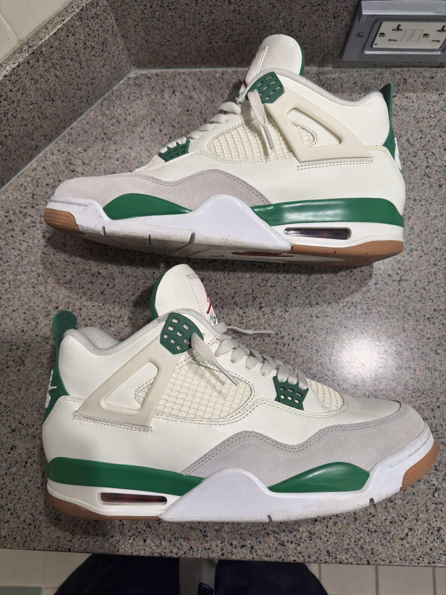 Jordan 4 Retro SB (Pine Green)