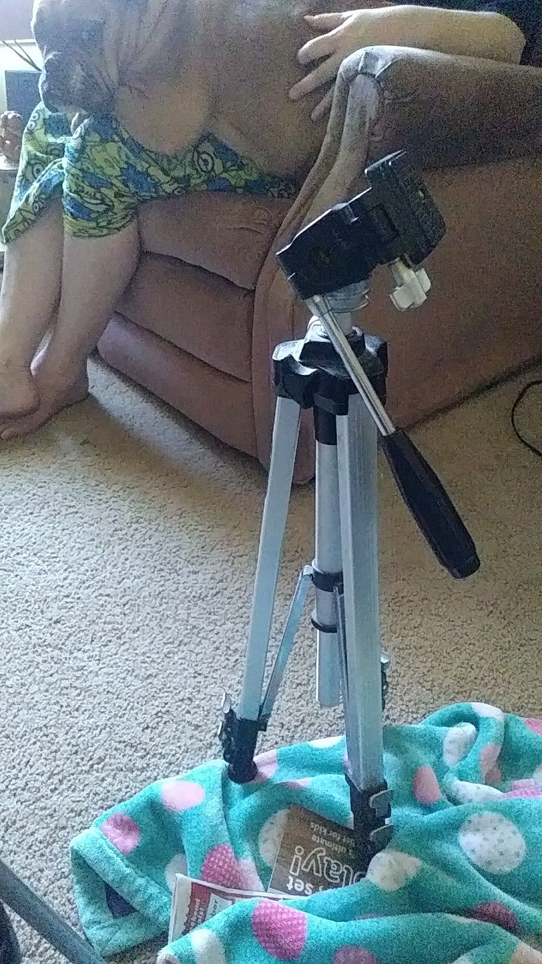 Stirs camera/ camcorder stand. Fully adjustable