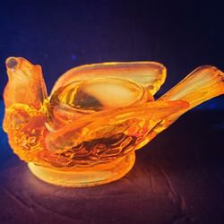 Beautiful Vintage Kanawha Amber Glass Bird Salt Cellar ( Glows In Blacklight)