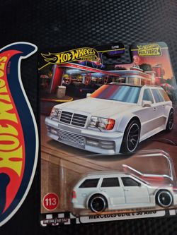 Hot Wheels Premium Boulevard Mercedes-Benz E36 AMG