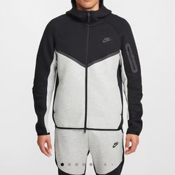 Nike Tech