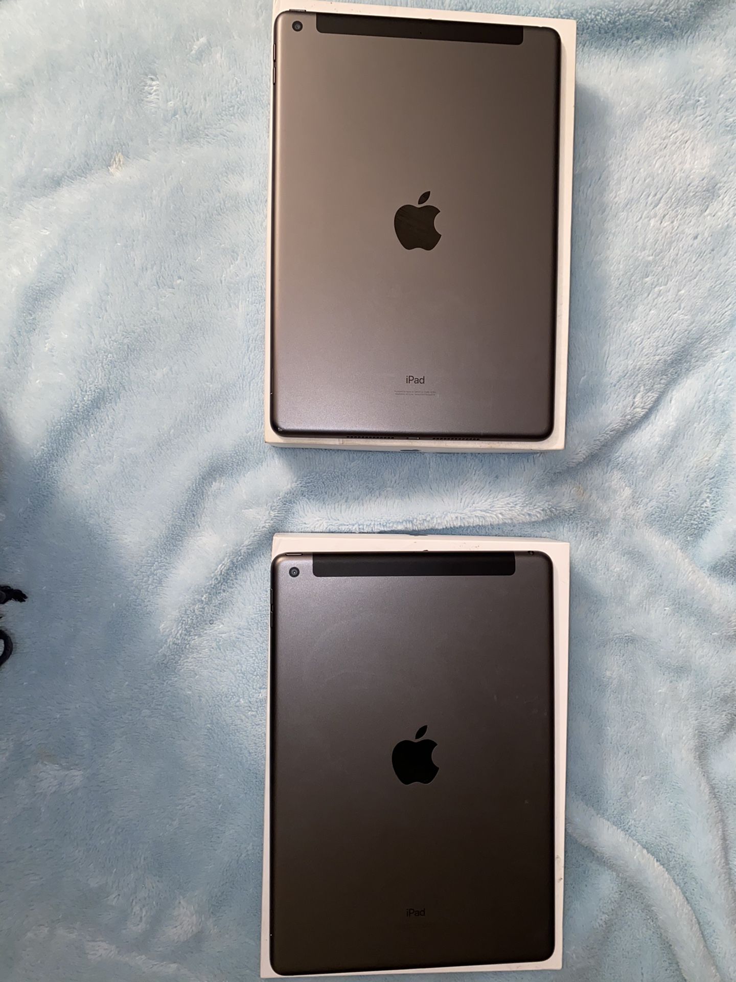 iPads (7th Generation ) Wi-Fi + Cellular 32GB