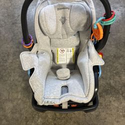 Uppa baby Mesa car seat, Vista stroller and two bases