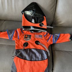 Astronaut costume (size 5-8)