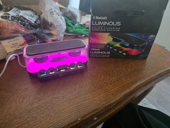 B-Iconic Luminous Color Changing Speaker